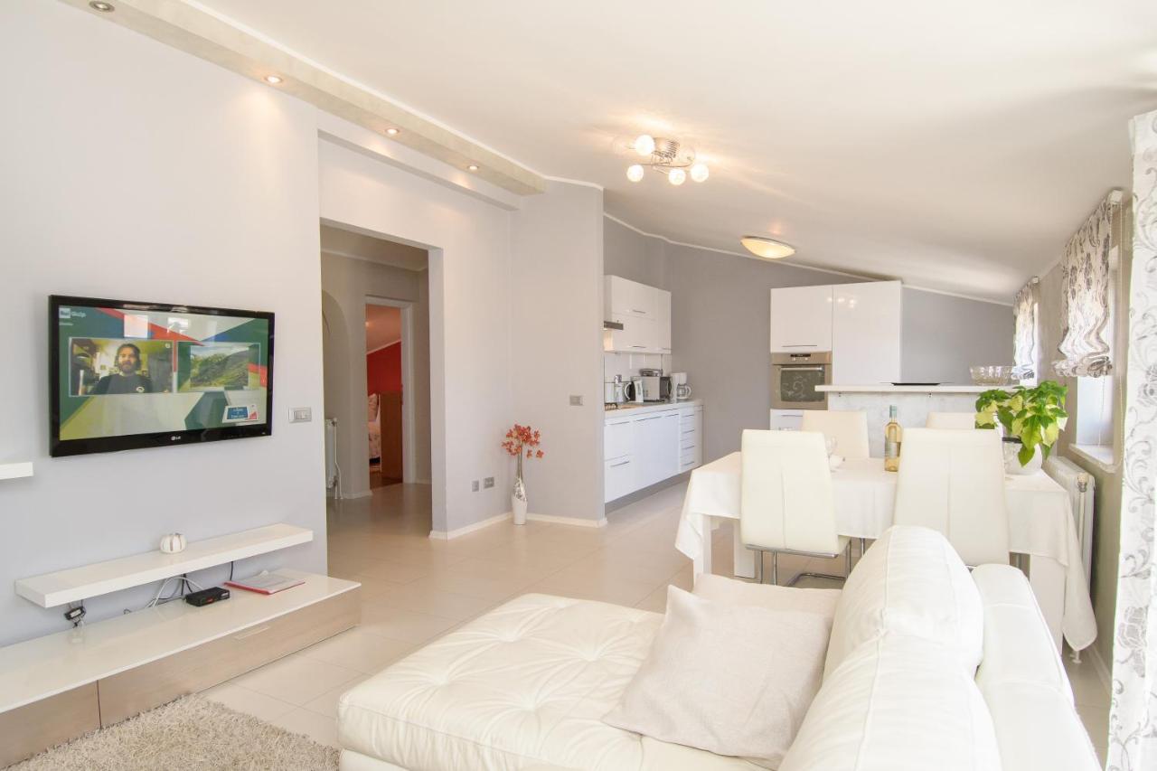 Apartments Dora Porec Exterior photo