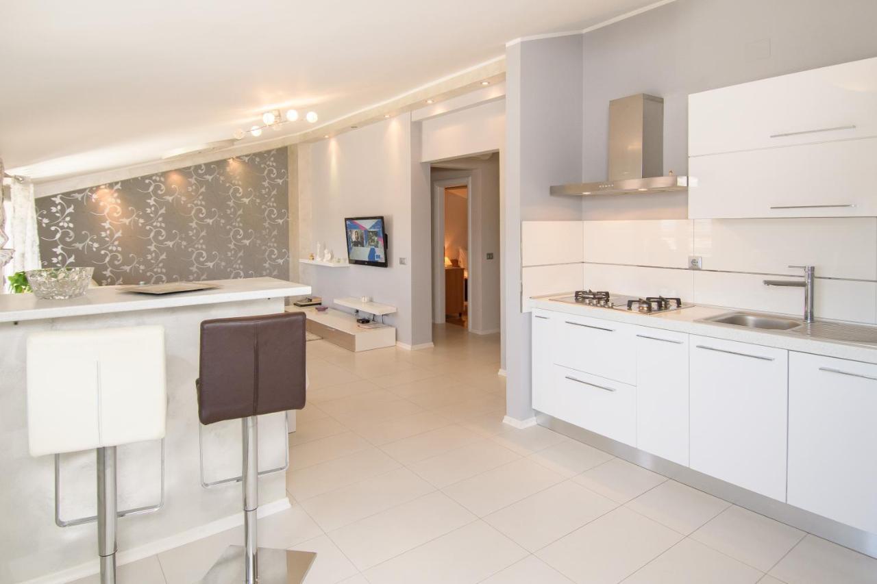 Apartments Dora Porec Exterior photo