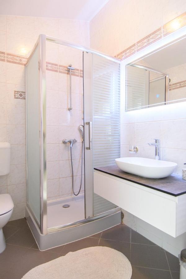 Apartments Dora Porec Exterior photo